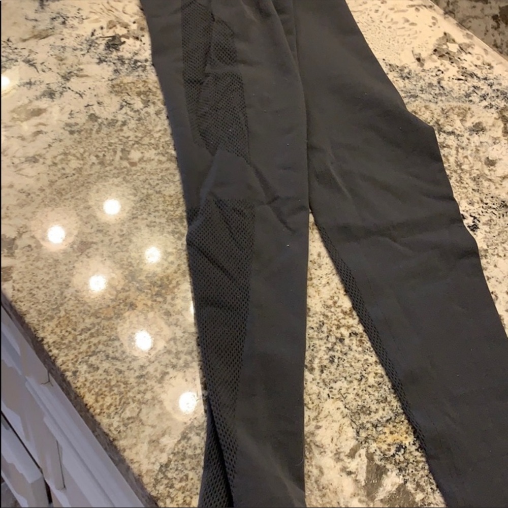 Lululemon gray yogas